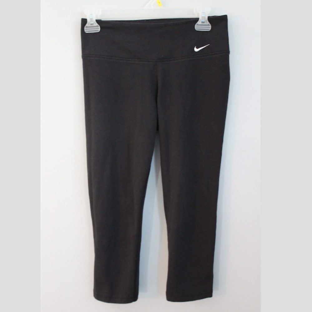 nike black cropped leggings